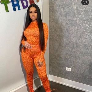 Maisie Wilen Crew Neck Print Top and Leggings